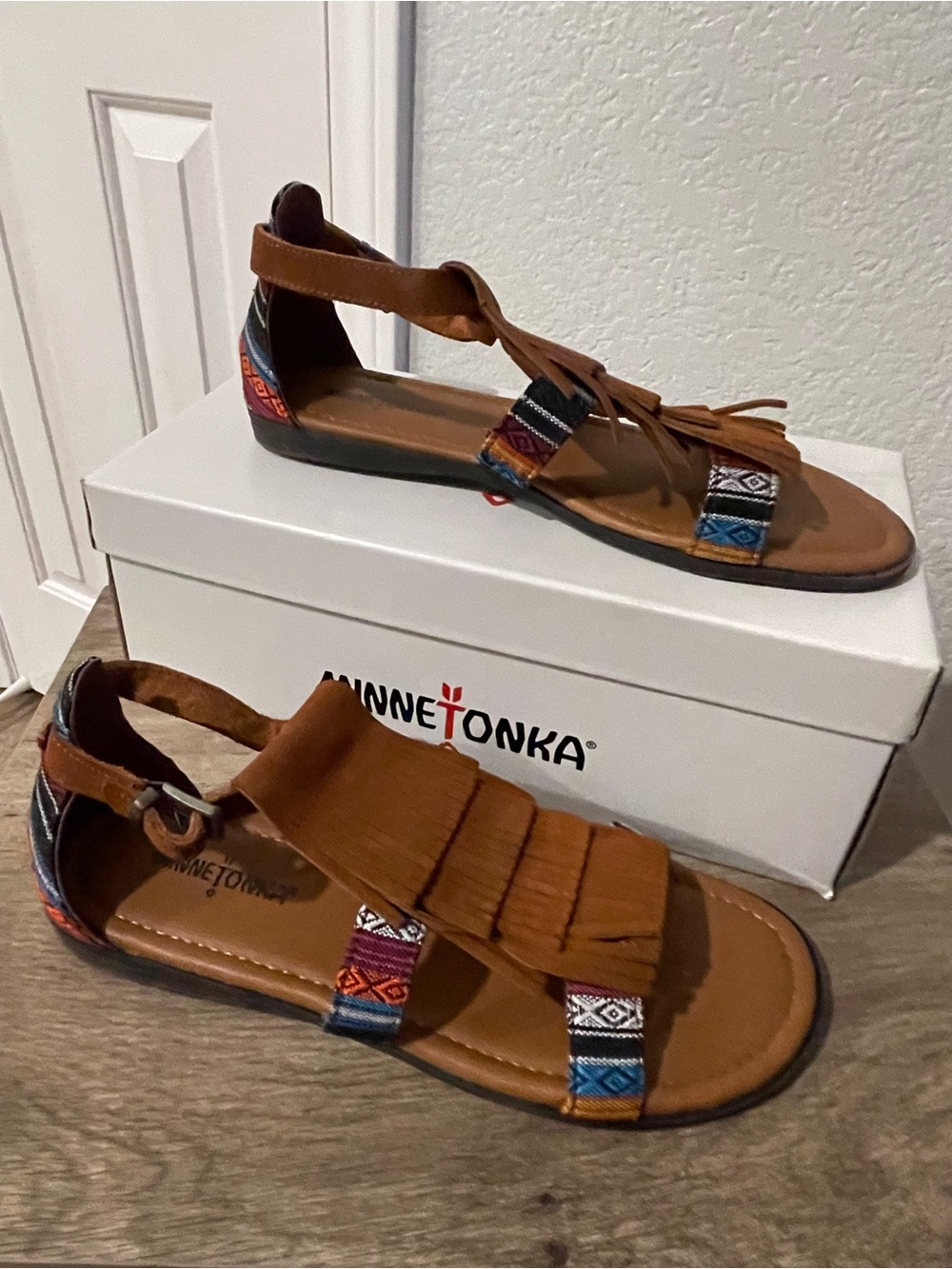 Minnetonka Women’s Tan Leather Fringe Sandals with Multicolor Pattern